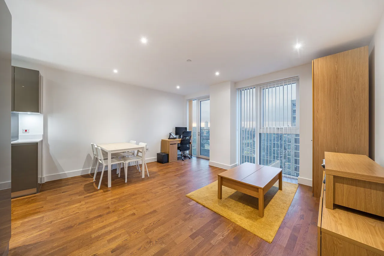 Flat 116, Duncombe House, 15 Victory Parade, London, photo 7