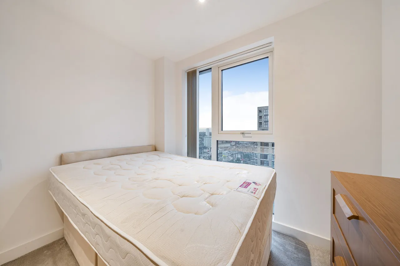 Flat 116, Duncombe House, 15 Victory Parade, London, photo 5