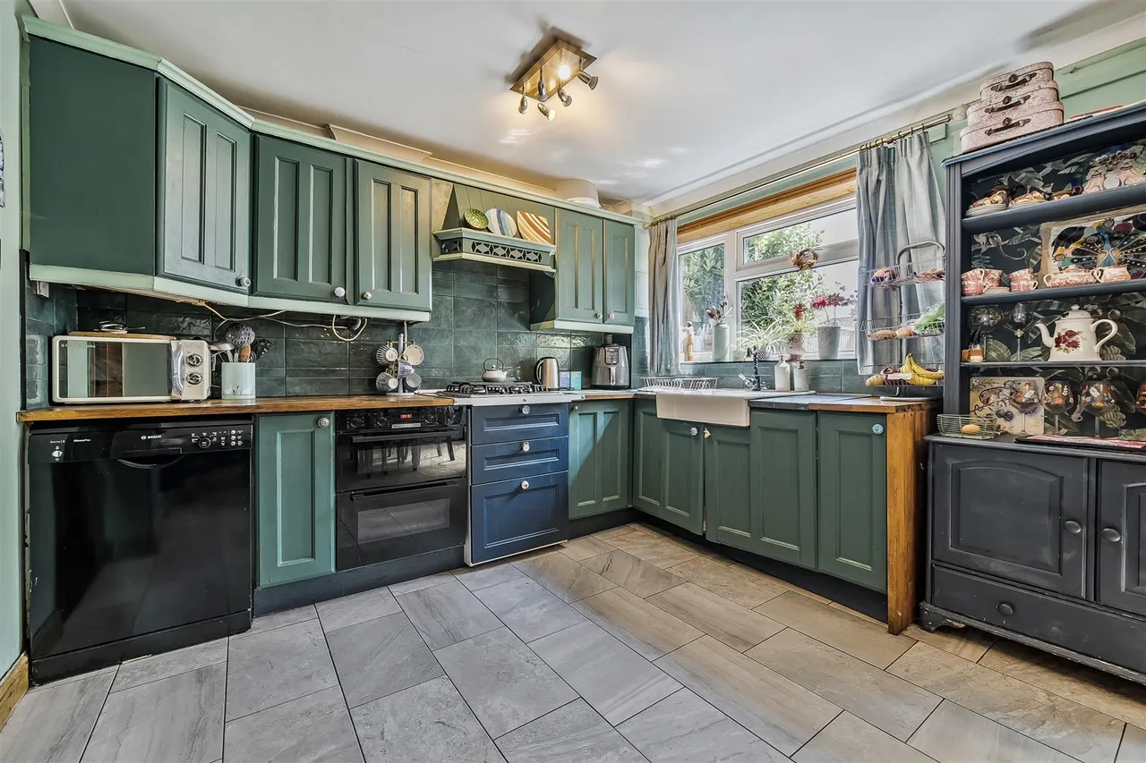 Hollam Crescent, Fareham, photo 6