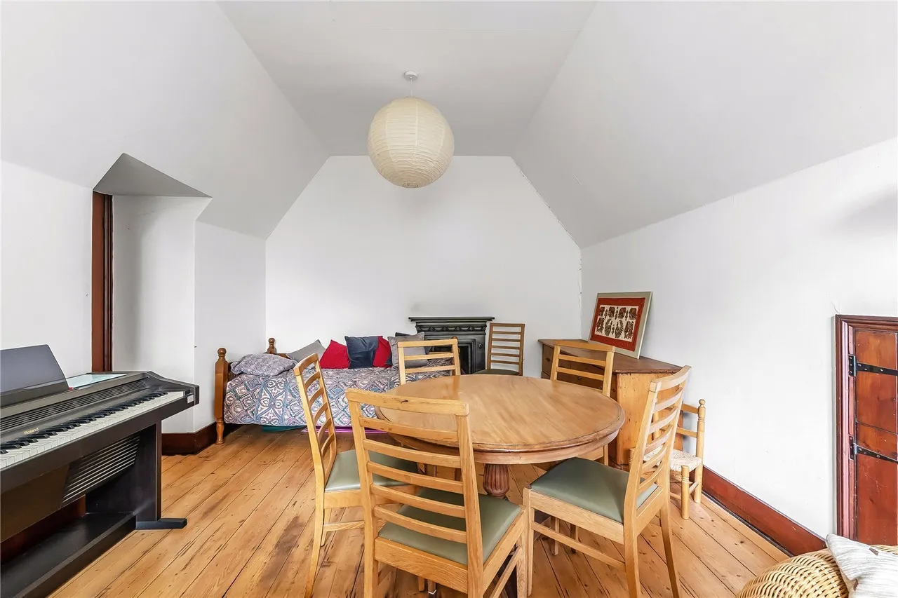 Doods Way, Reigate, RH2, photo 21