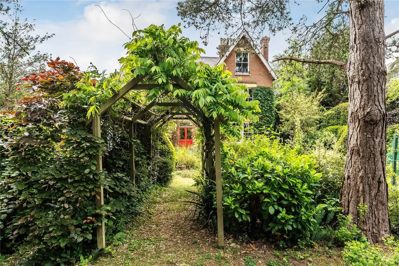 Doods Way, Reigate, RH2, photo 28