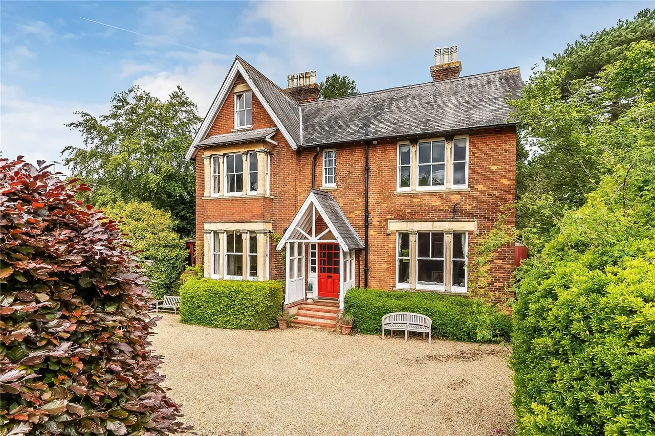 7 bed house for sale, Doods Way, Reigate, RH2
