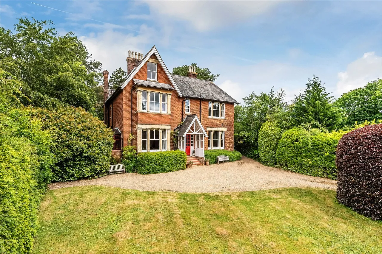 Doods Way, Reigate, RH2, photo 5