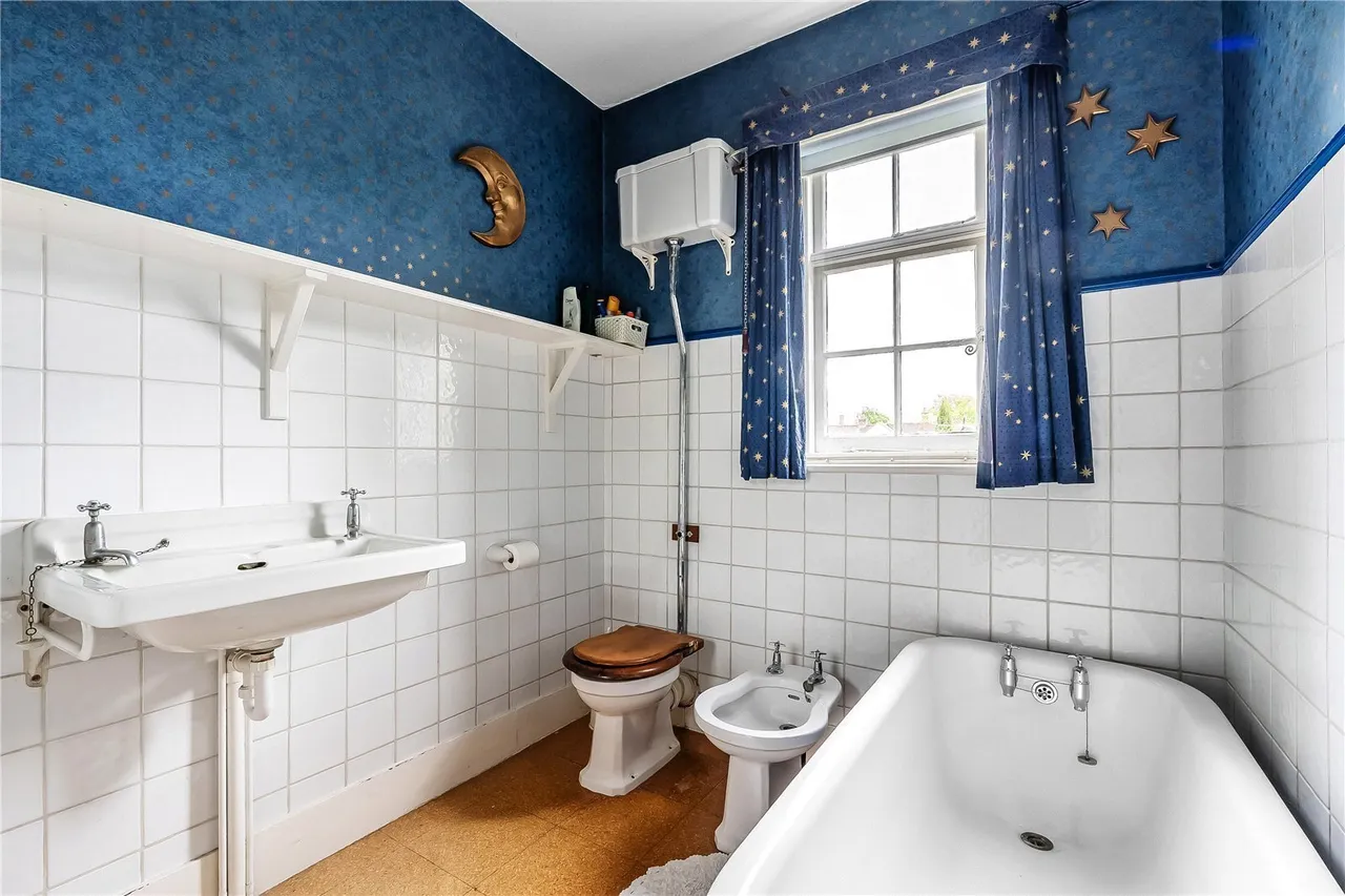 Doods Way, Reigate, RH2, photo 20