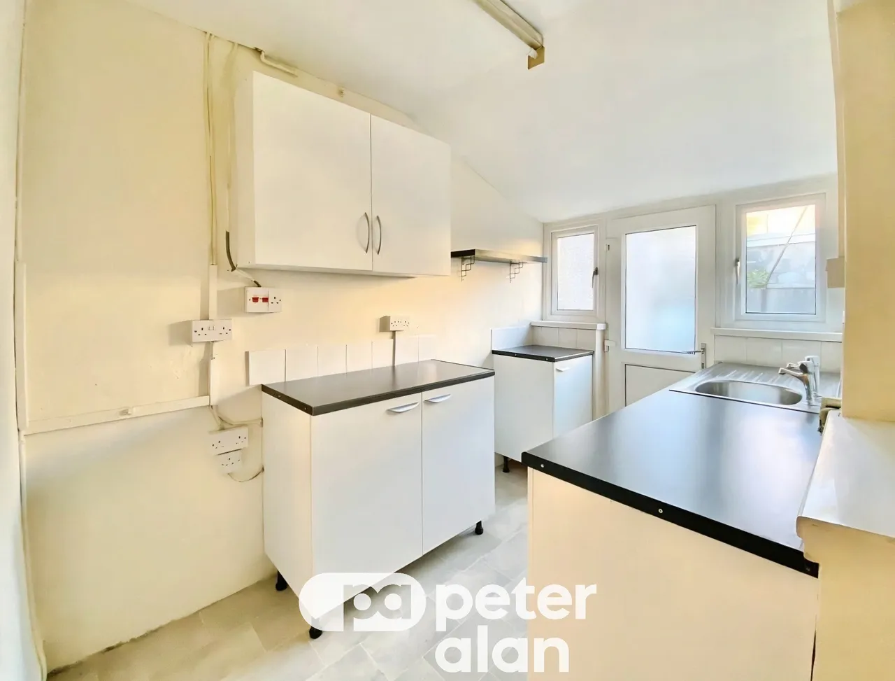 Oakley Street, Newport, NP19, photo 3