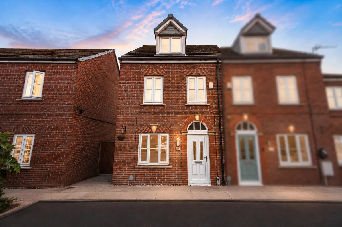3 bed house for sale, Oldham, OL2