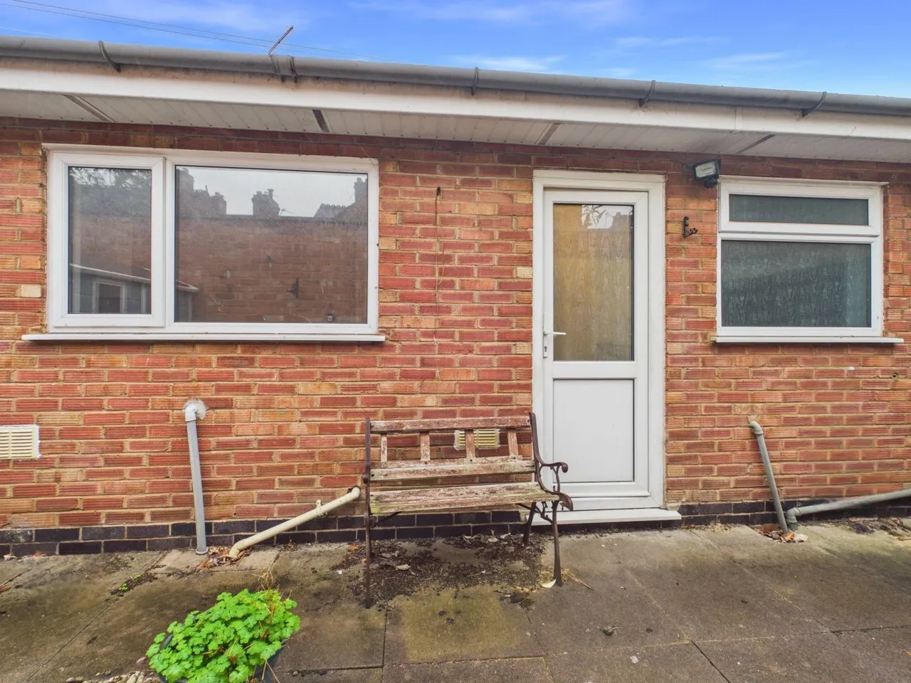 Doctor Cookes Close, Barwell, LE9, photo 16