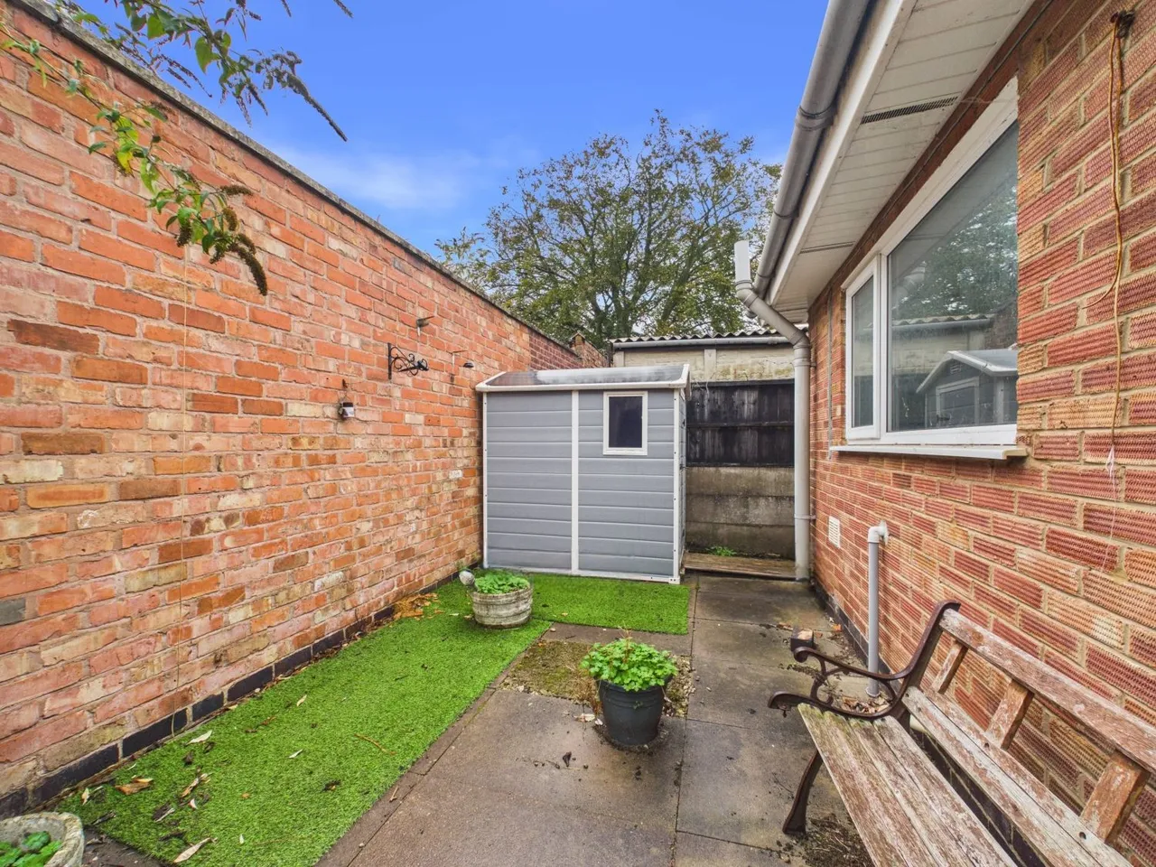 Doctor Cookes Close, Barwell, LE9, photo 18