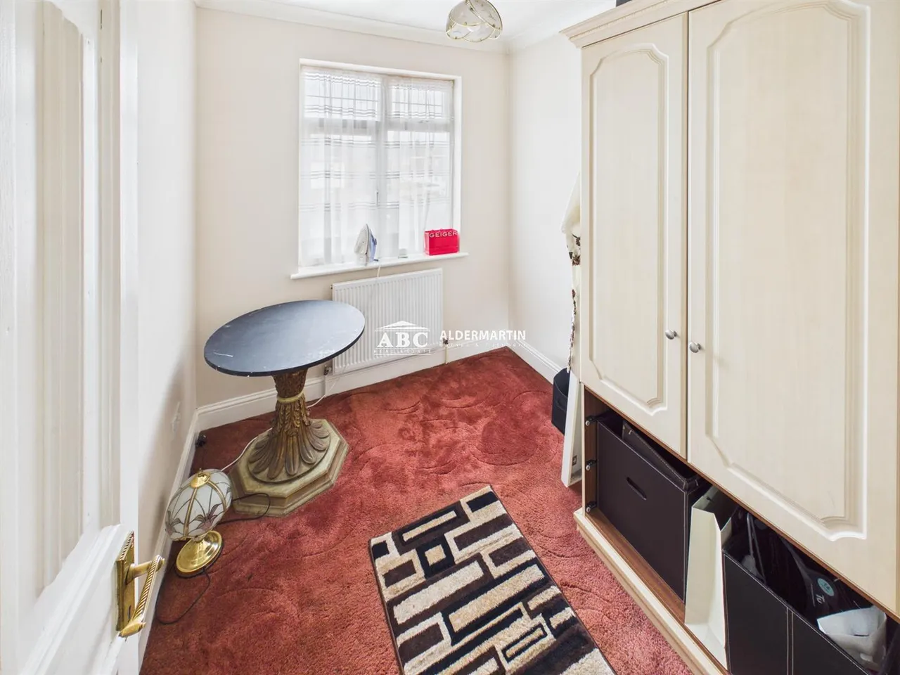 Ridge Close, London, photo 13