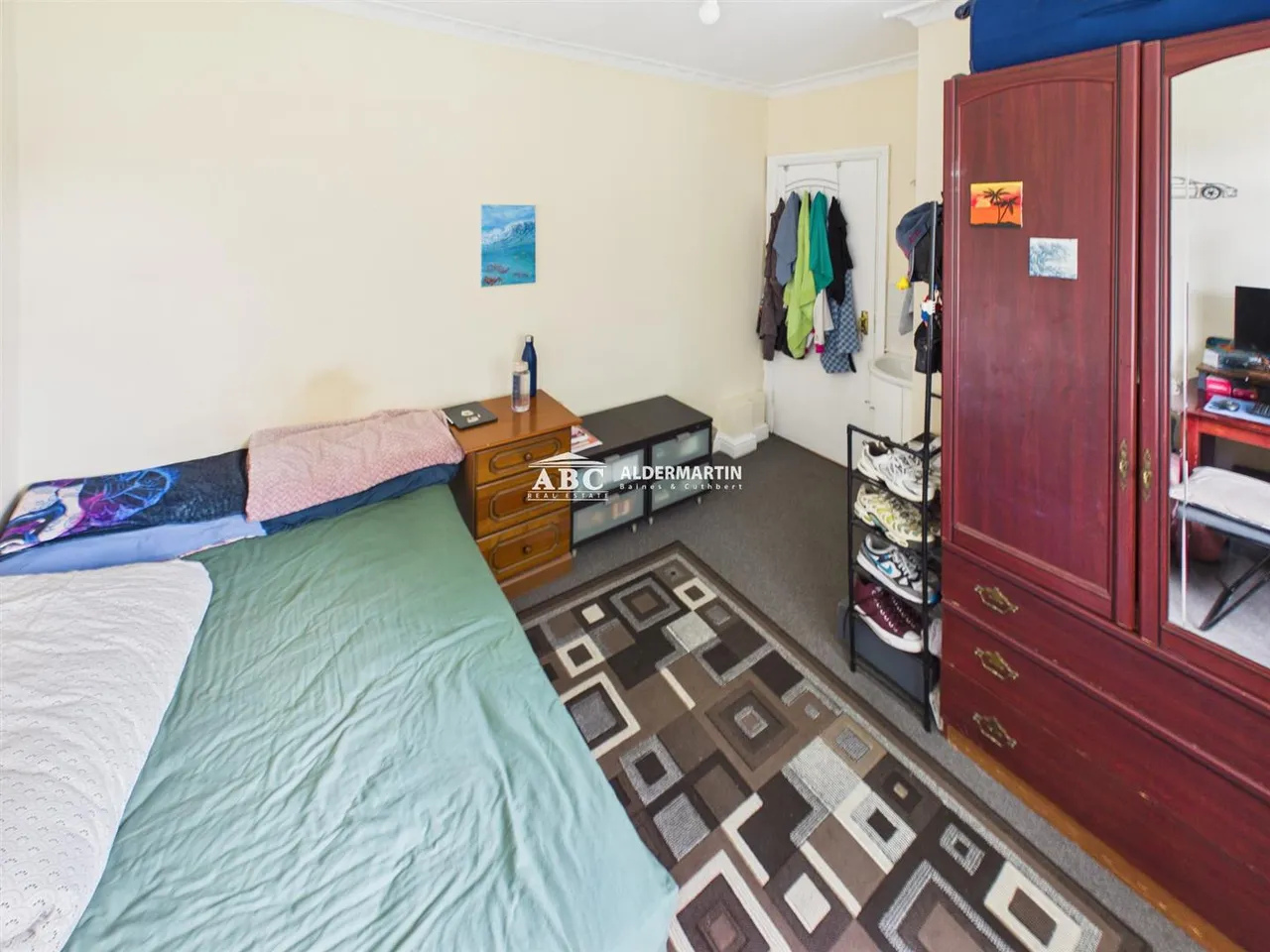 Ridge Close, London, photo 19