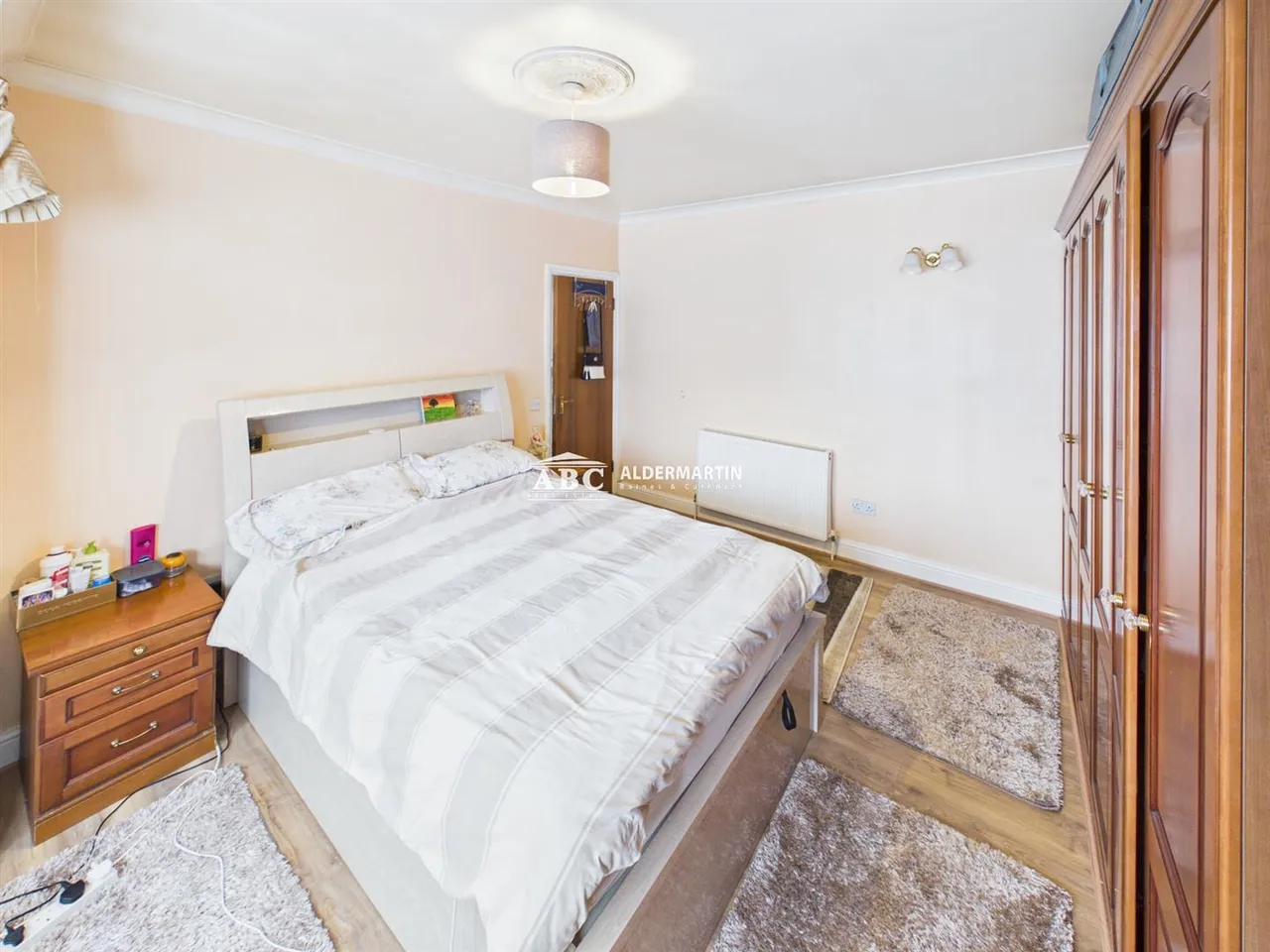Ridge Close, London, photo 15