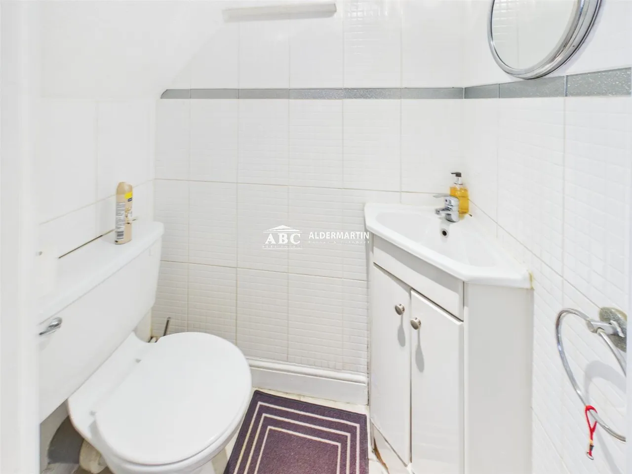 Ridge Close, London, photo 10