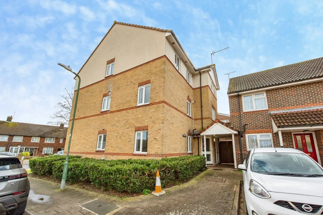 2 bed flat for sale, Farnol Road, Dartford, DA1