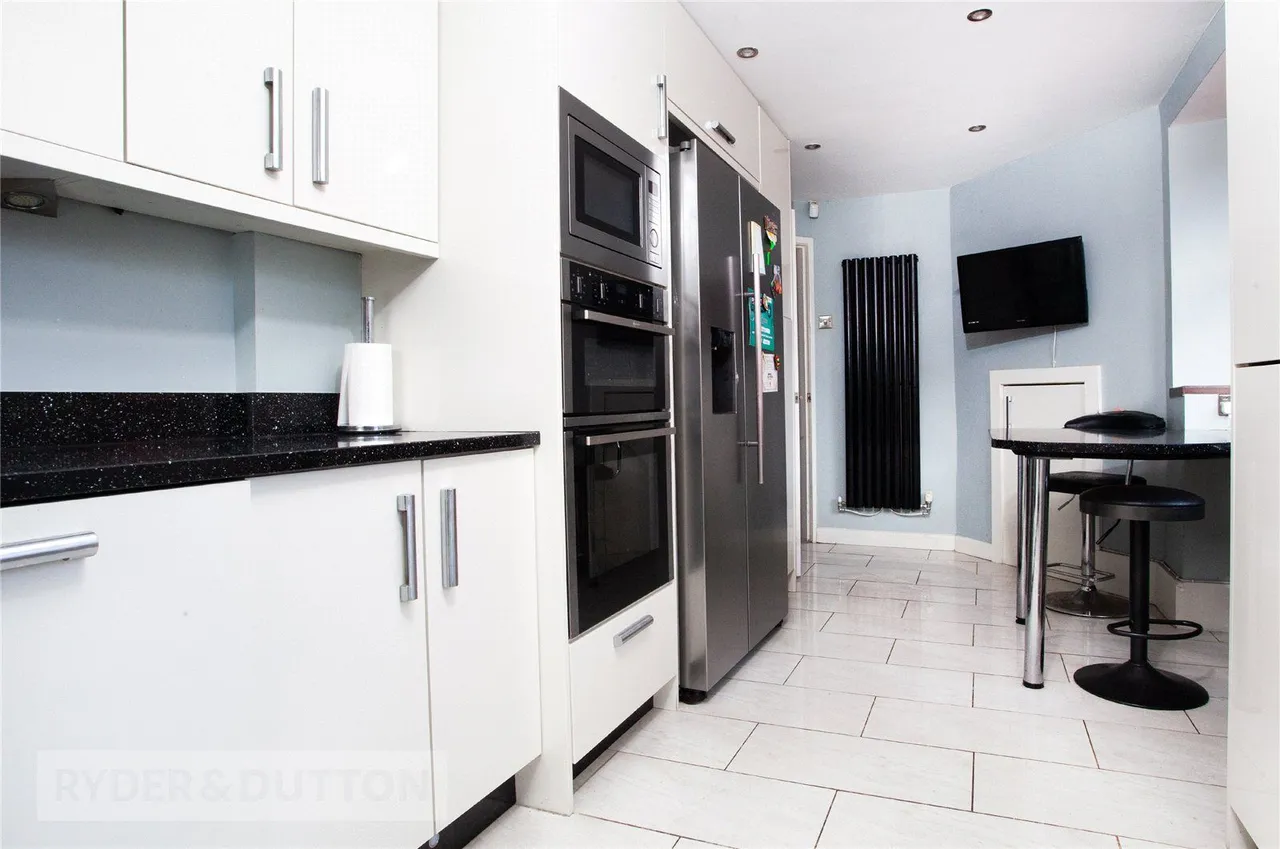 Meadow Road, Woodside, M24, photo 9