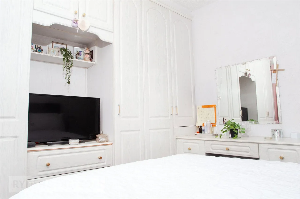 Meadow Road, Woodside, M24, photo 21