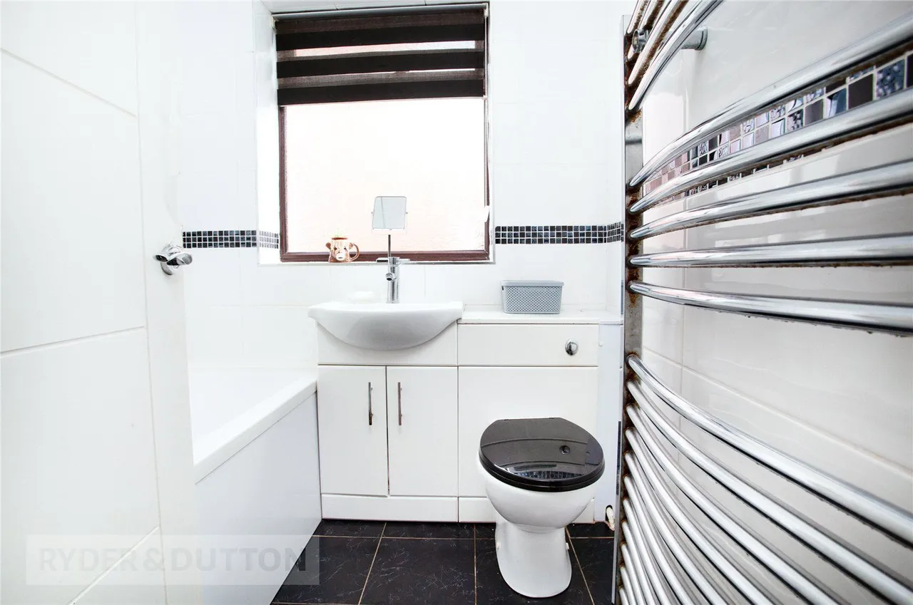 Meadow Road, Woodside, M24, photo 25