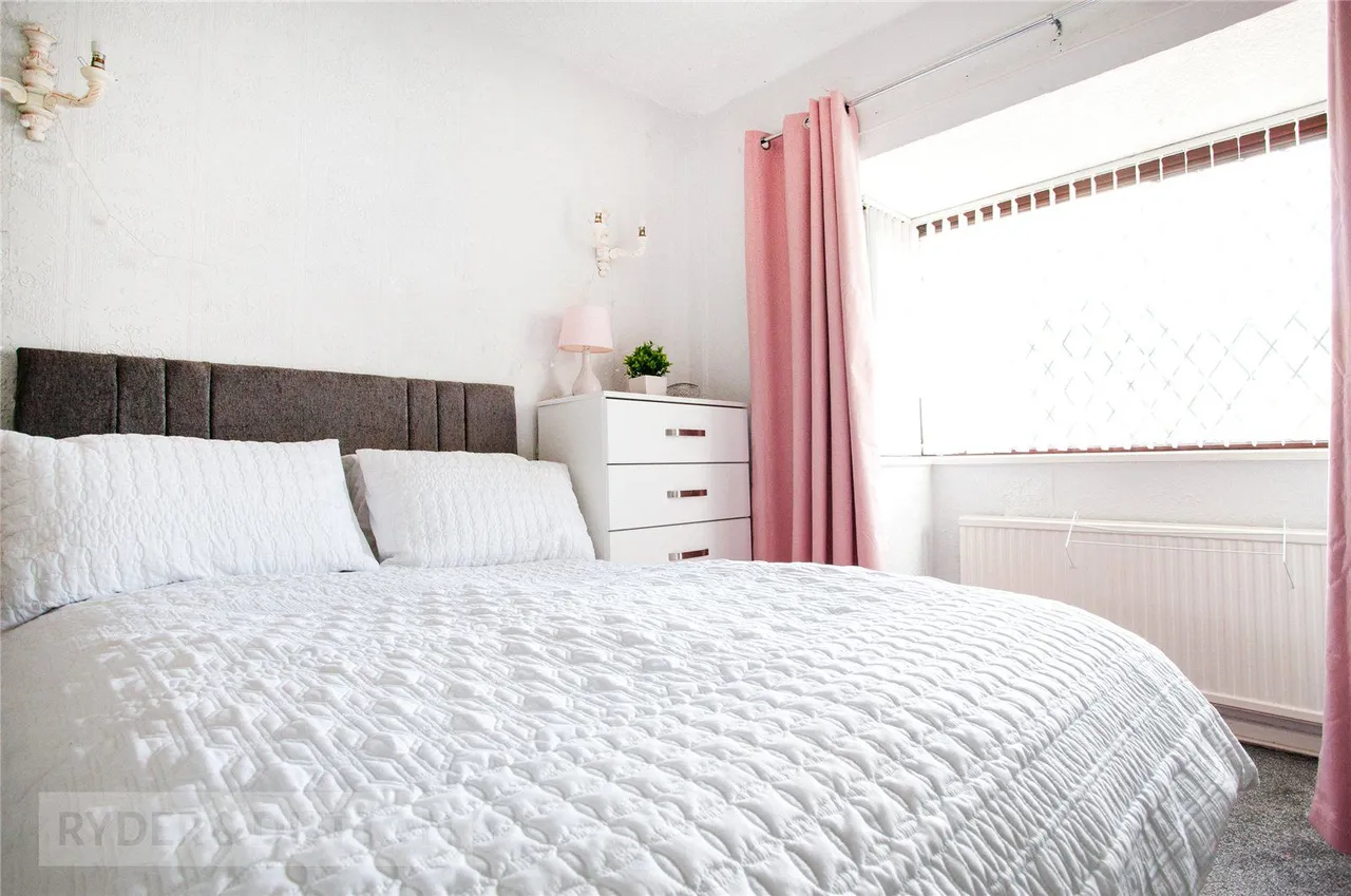 Meadow Road, Woodside, M24, photo 20