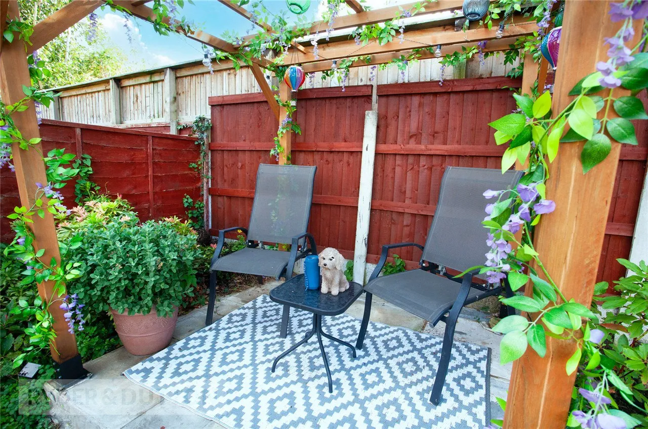Meadow Road, Woodside, M24, photo 17