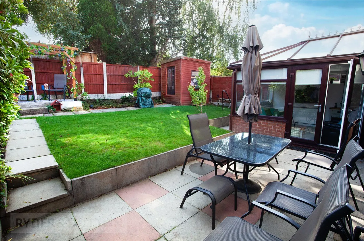 Meadow Road, Woodside, M24, photo 5