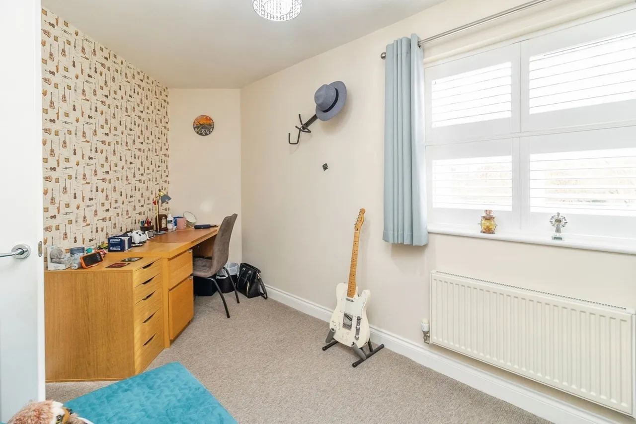 Rays Close, Bletchley, Milton Keynes, Buckinghamshire, MK2, photo 13
