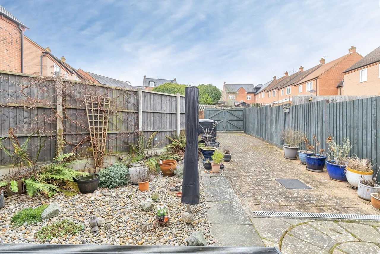 Rays Close, Bletchley, Milton Keynes, Buckinghamshire, MK2, photo 15
