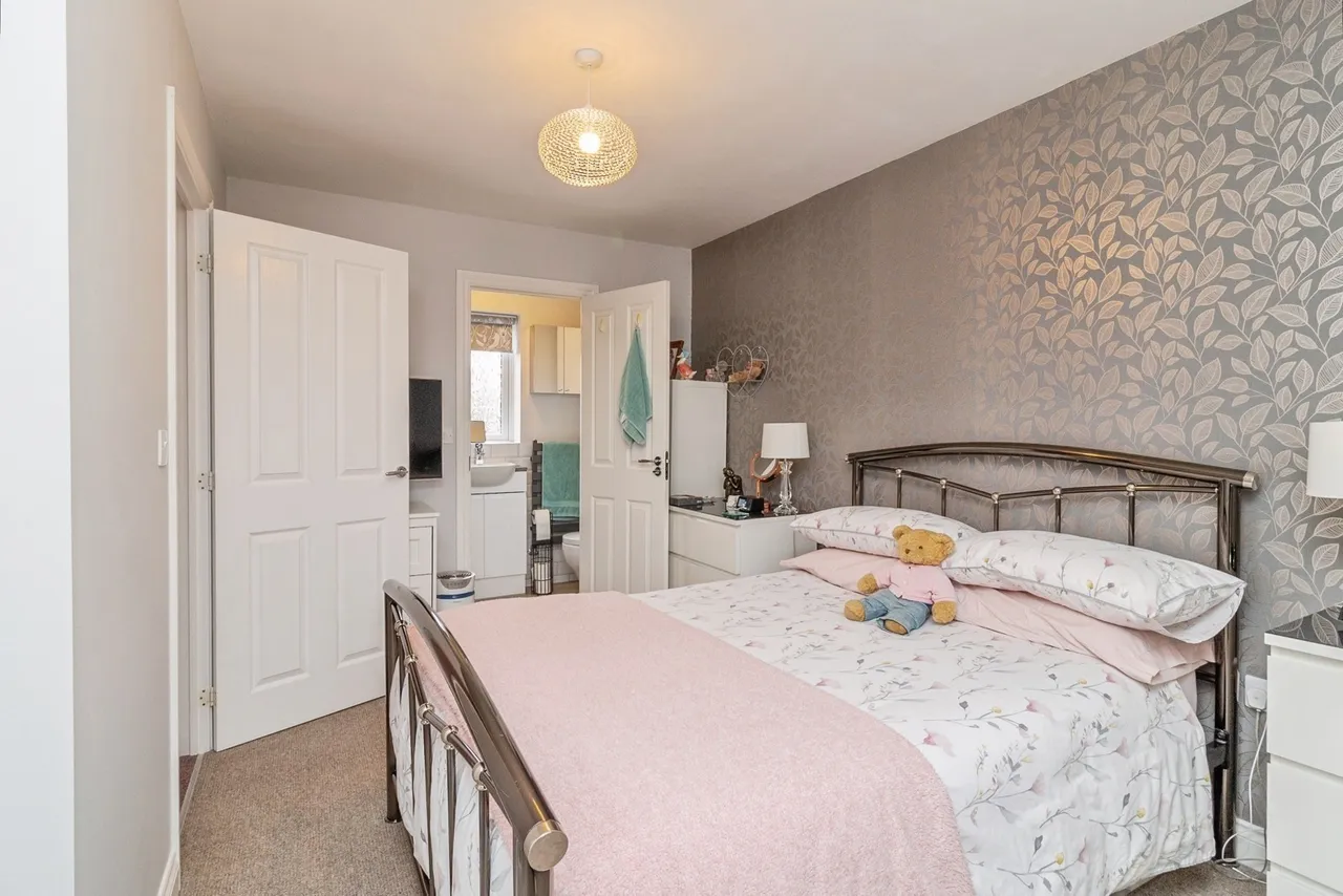 Rays Close, Bletchley, Milton Keynes, Buckinghamshire, MK2, photo 8