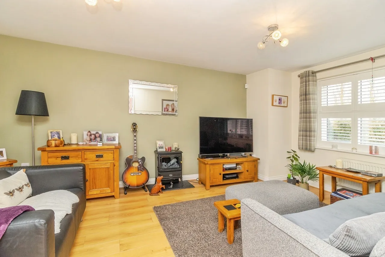 Rays Close, Bletchley, Milton Keynes, Buckinghamshire, MK2, photo 4