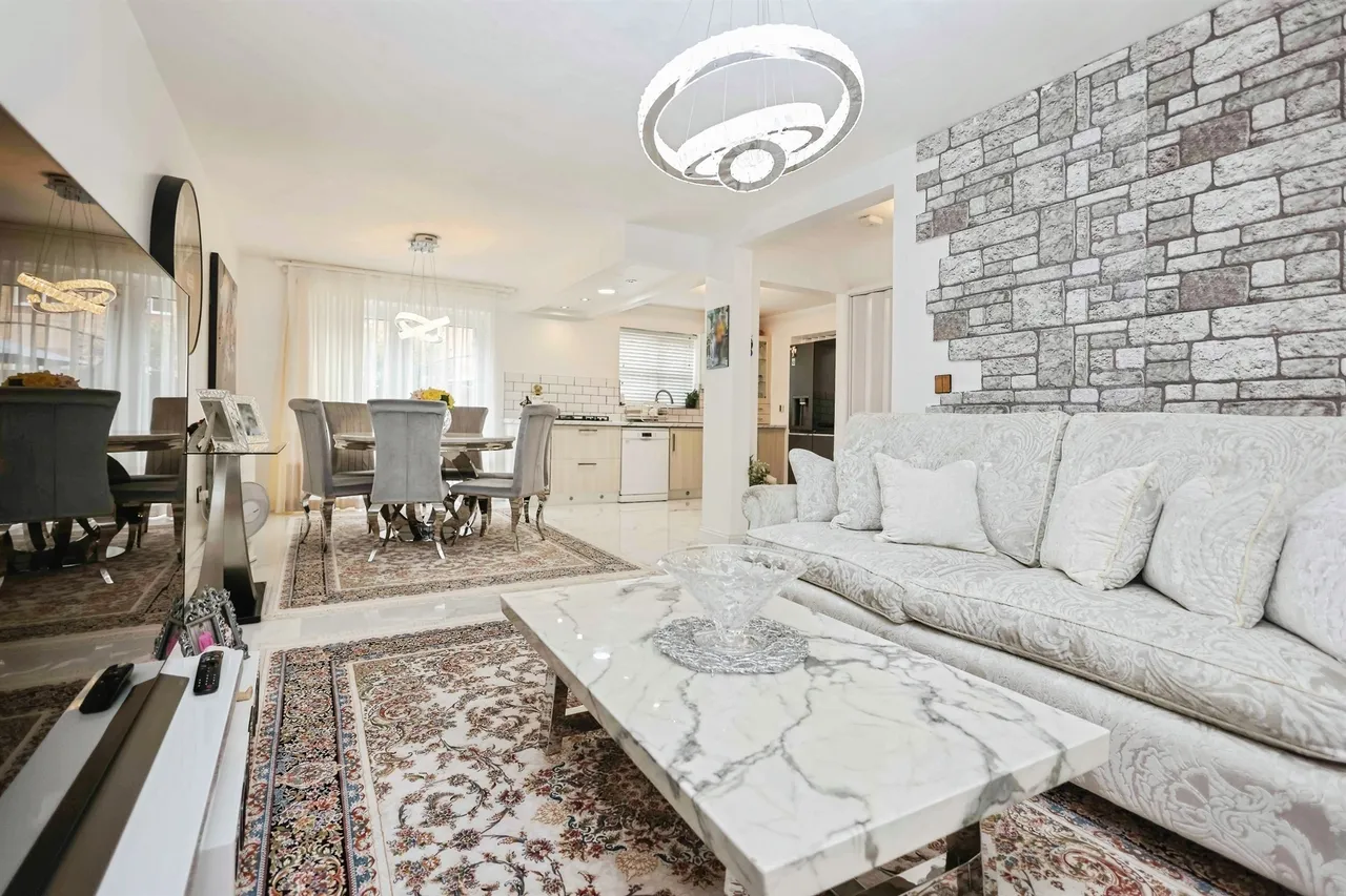 Greenacres, Bartley Green, B32, photo 2