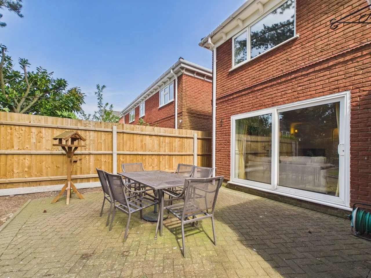 Wombourne, Wolverhampton WV5 0JA, photo 19