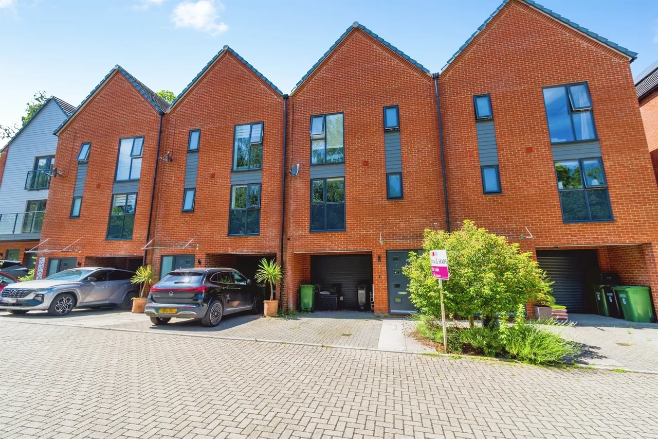 Sundays Hill Close, Hedge End, SO30, photo 18
