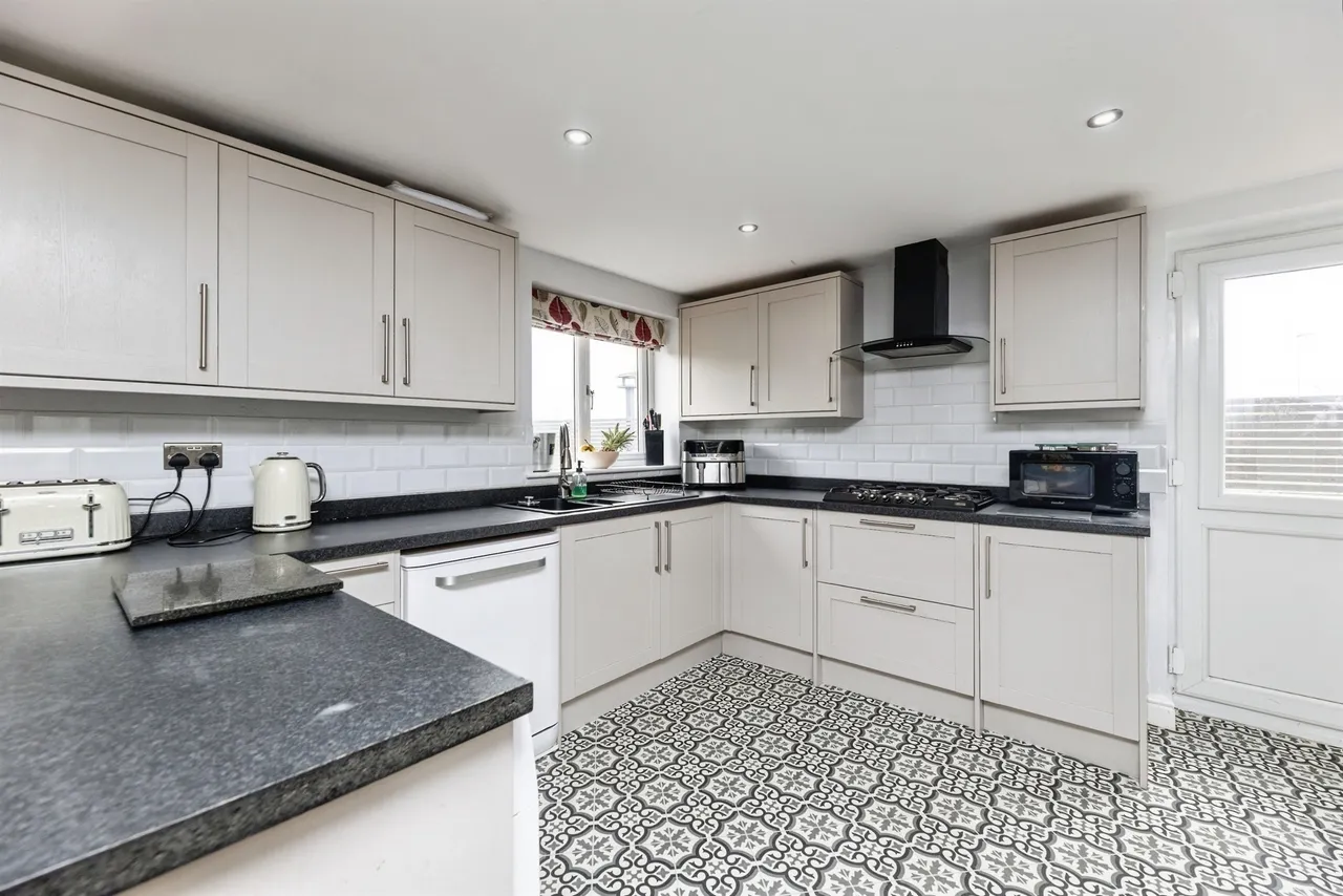 Brierley Road, South Hiendley, Barnsley, photo 6