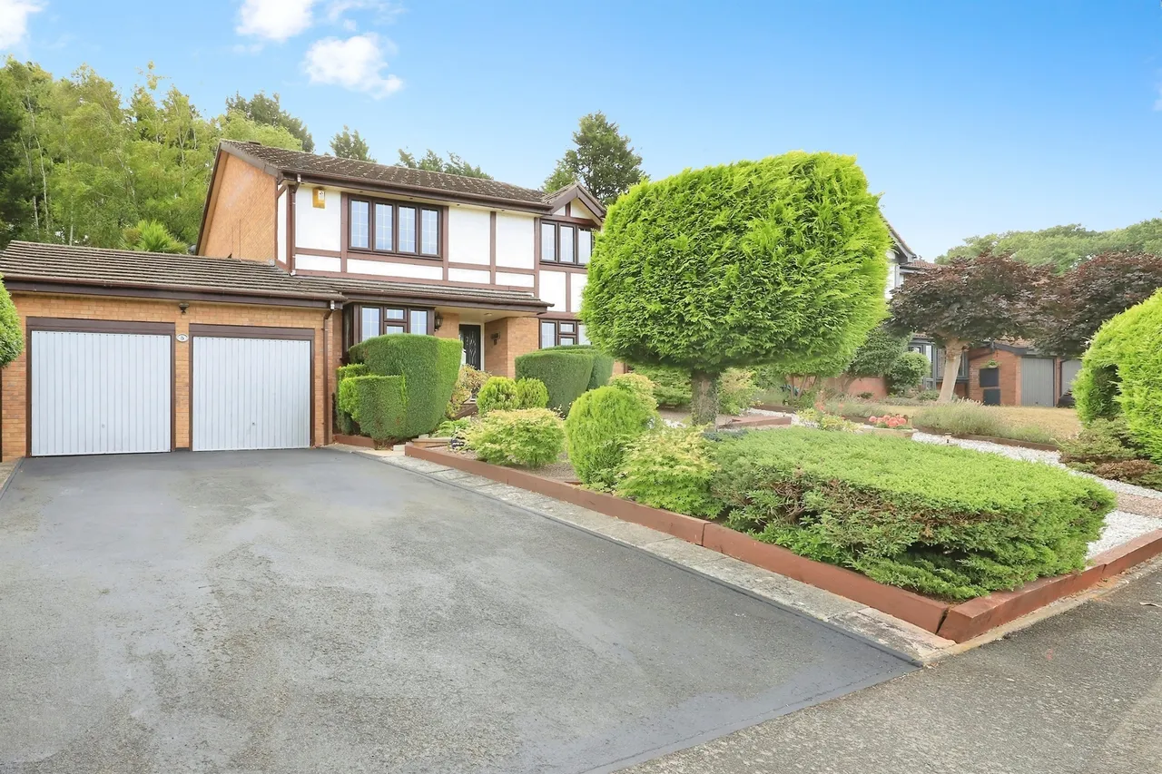 5 bed house for sale — Ewloe Close, Kidderminster