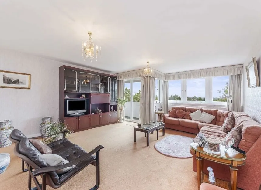 Ballards Lane, Finchley, N3, photo 2