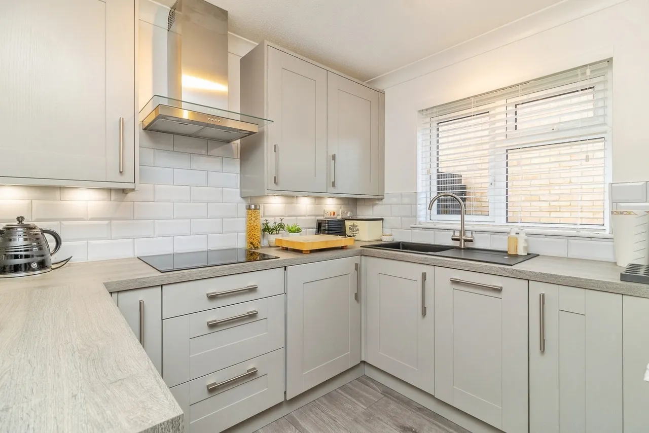 Bryony Place, Conniburrow, Milton Keynes, Buckinghamshire, MK14, photo 9