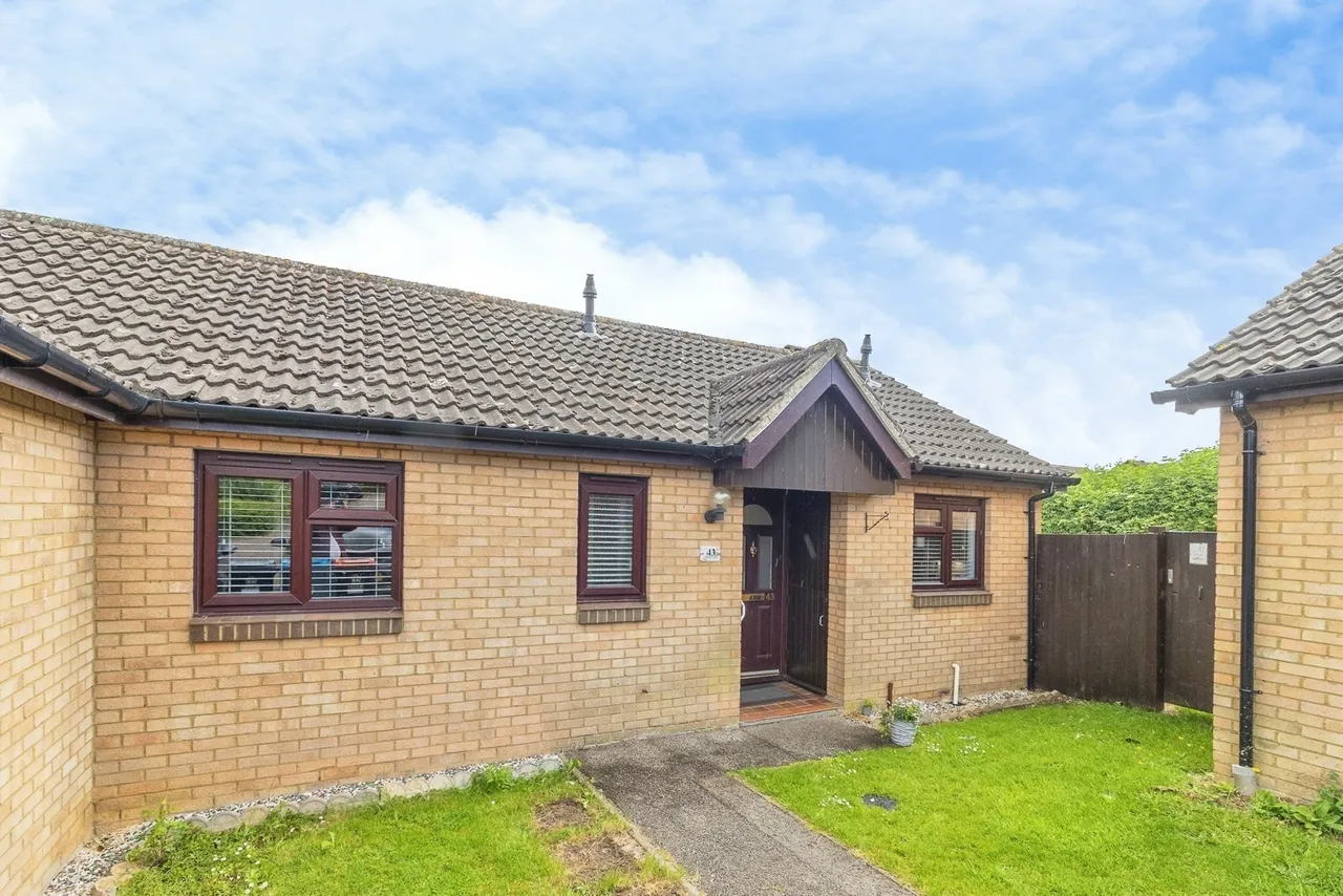 2 bed house for sale — Bryony Place, Conniburrow, Milton Keynes, Buckinghamshire, MK14
