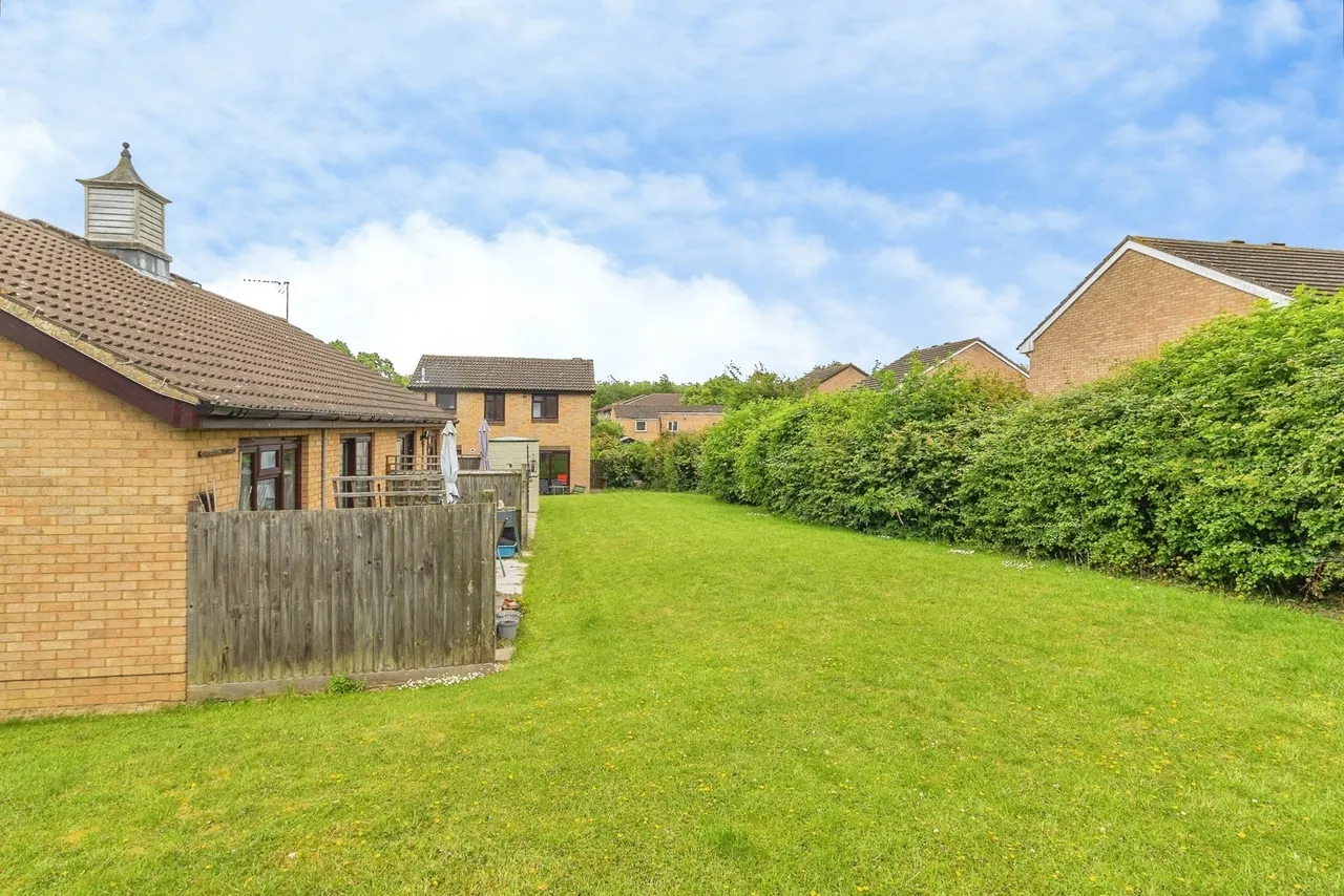 Bryony Place, Conniburrow, Milton Keynes, Buckinghamshire, MK14, photo 12