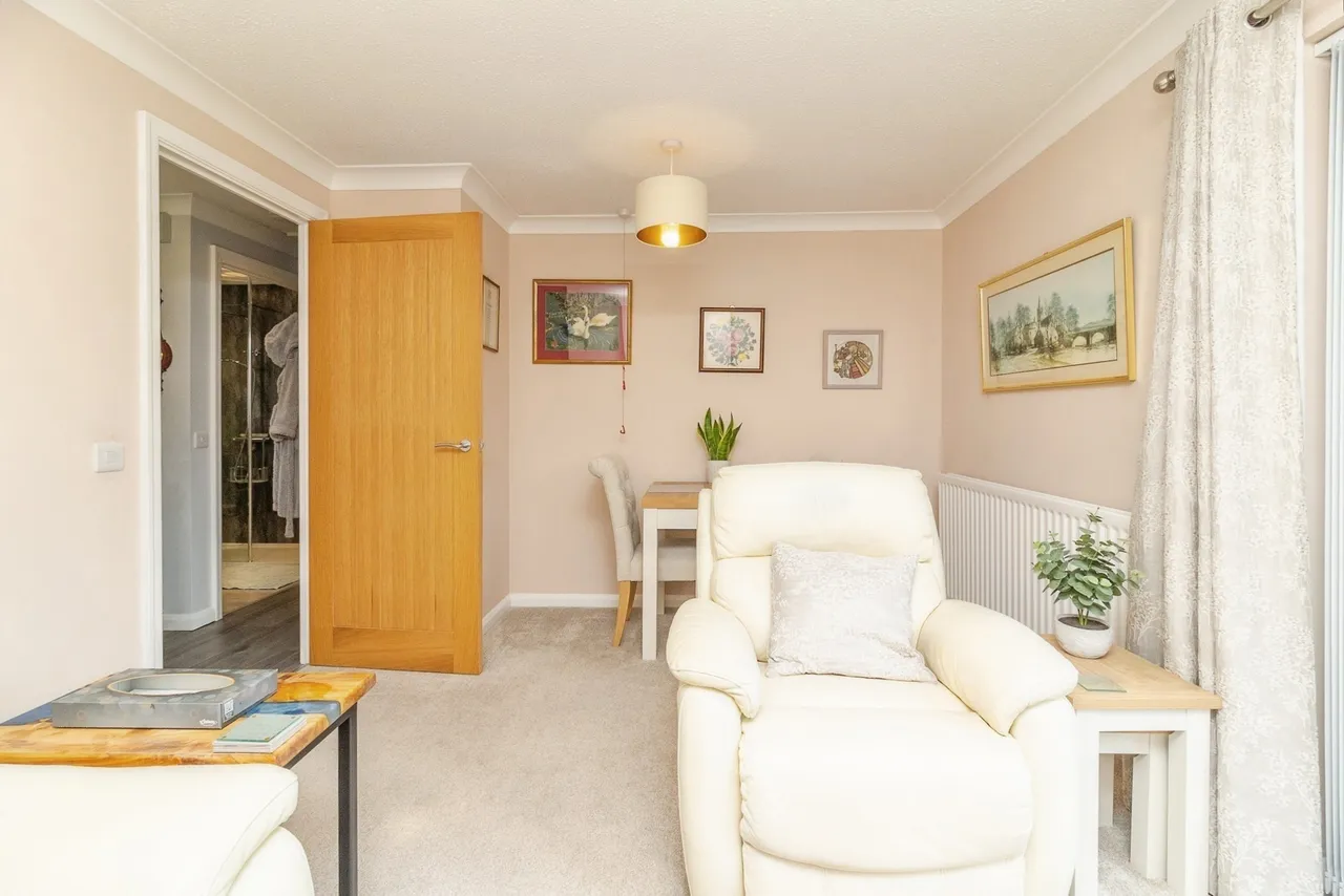Bryony Place, Conniburrow, Milton Keynes, Buckinghamshire, MK14, photo 6