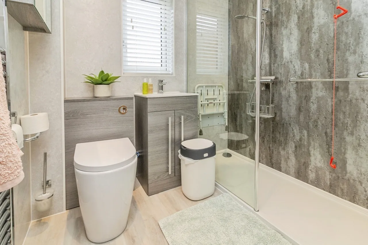 Bryony Place, Conniburrow, Milton Keynes, Buckinghamshire, MK14, photo 16