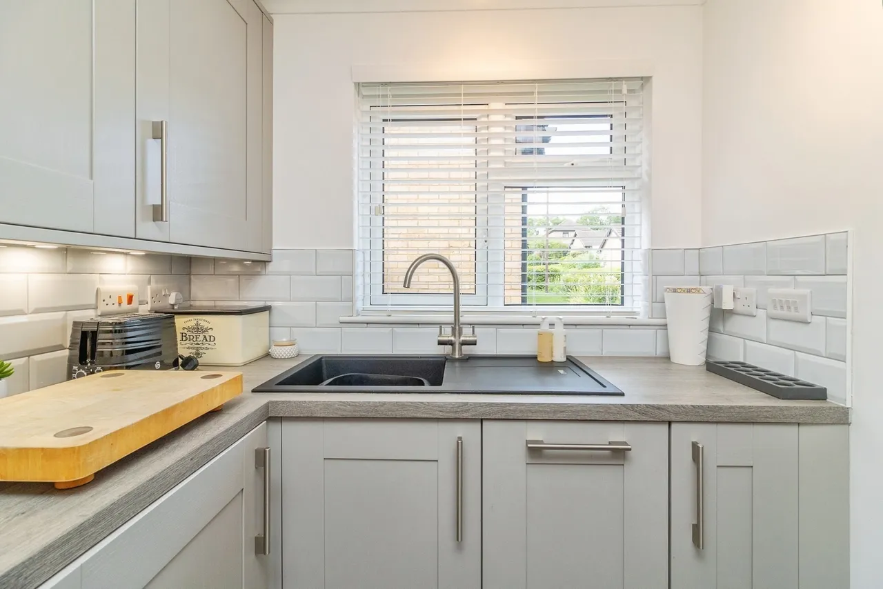 Bryony Place, Conniburrow, Milton Keynes, Buckinghamshire, MK14, photo 10