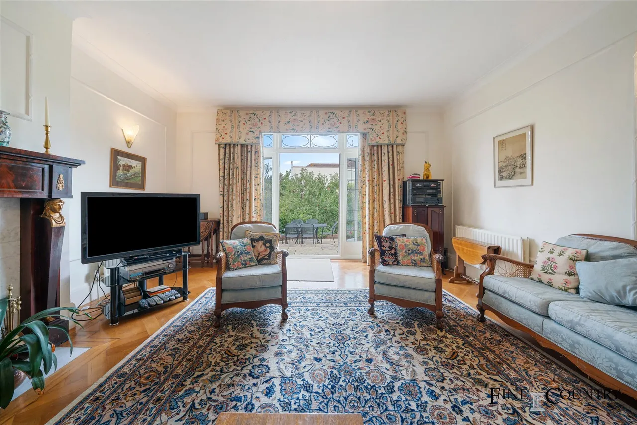 Minster Road, London, photo 4