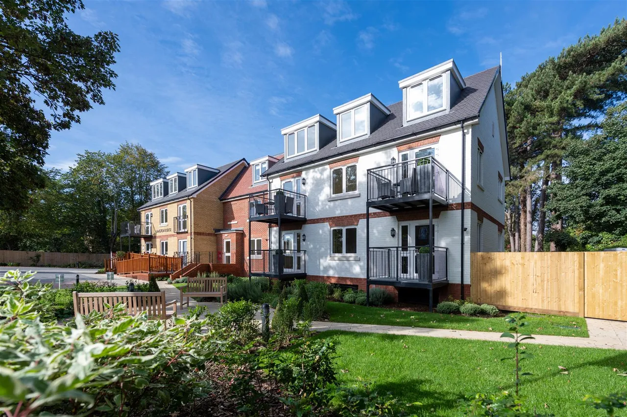 Thorpe Road, Staines-Upon-Thames, TW18, photo 10