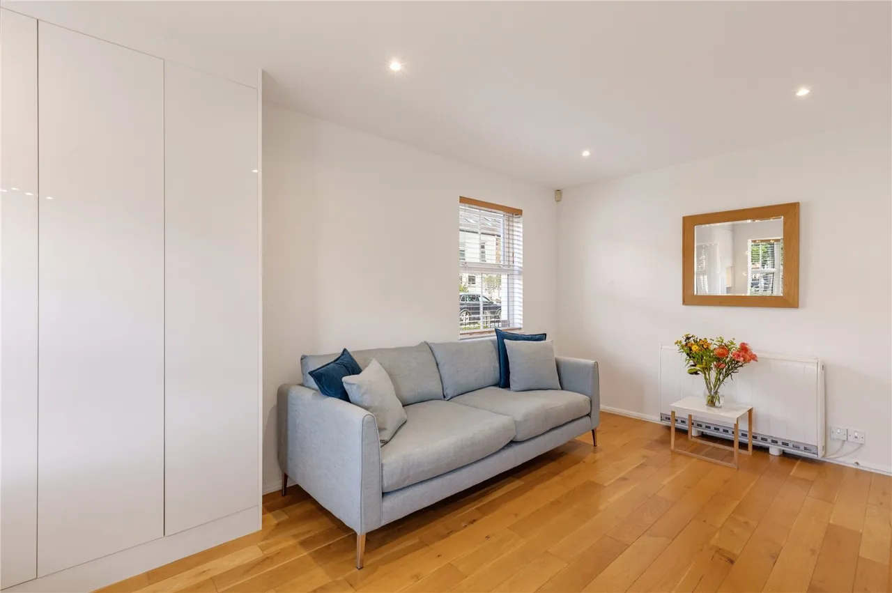 Shire Place, London, SW18, photo 5