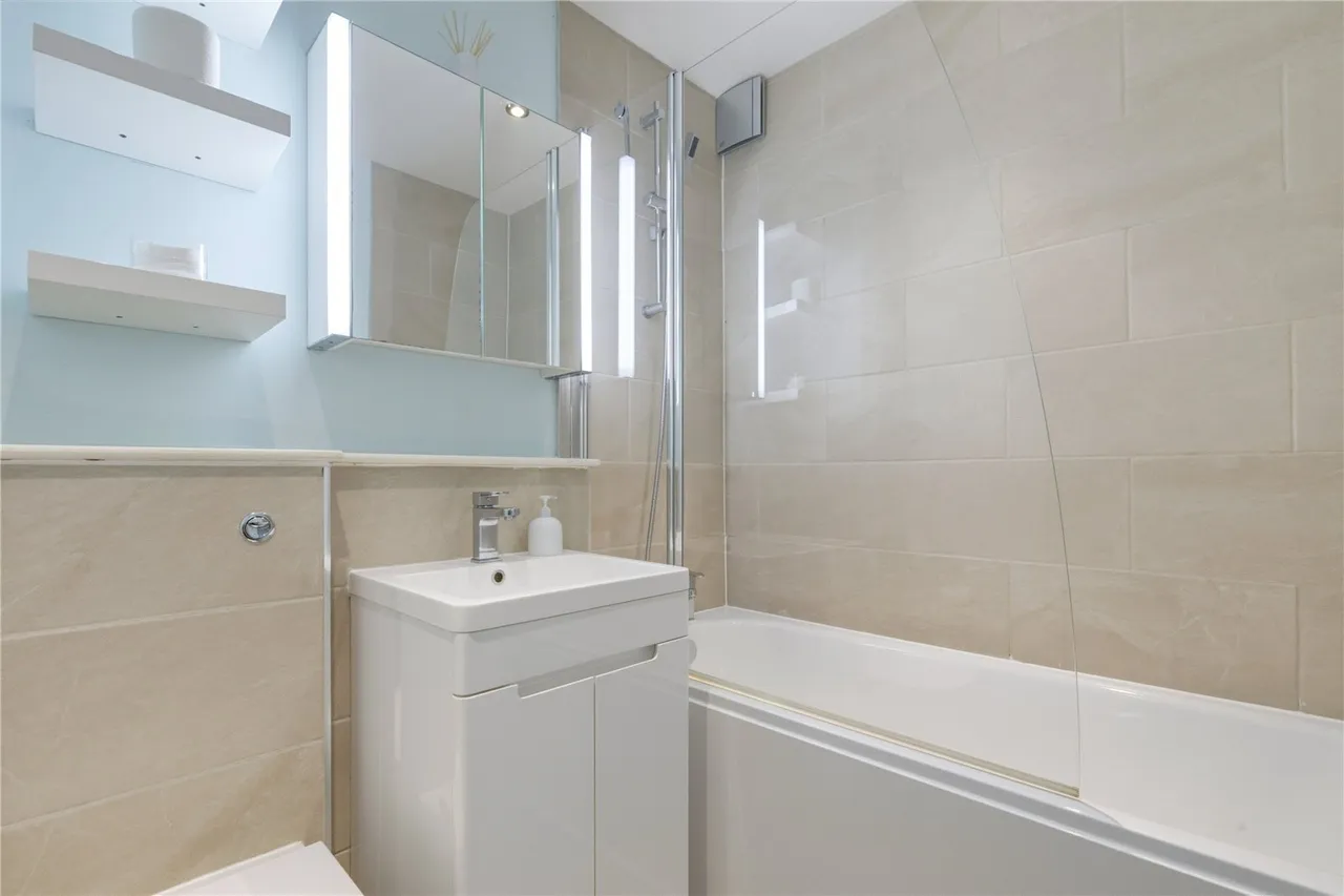 Shire Place, London, SW18, photo 9