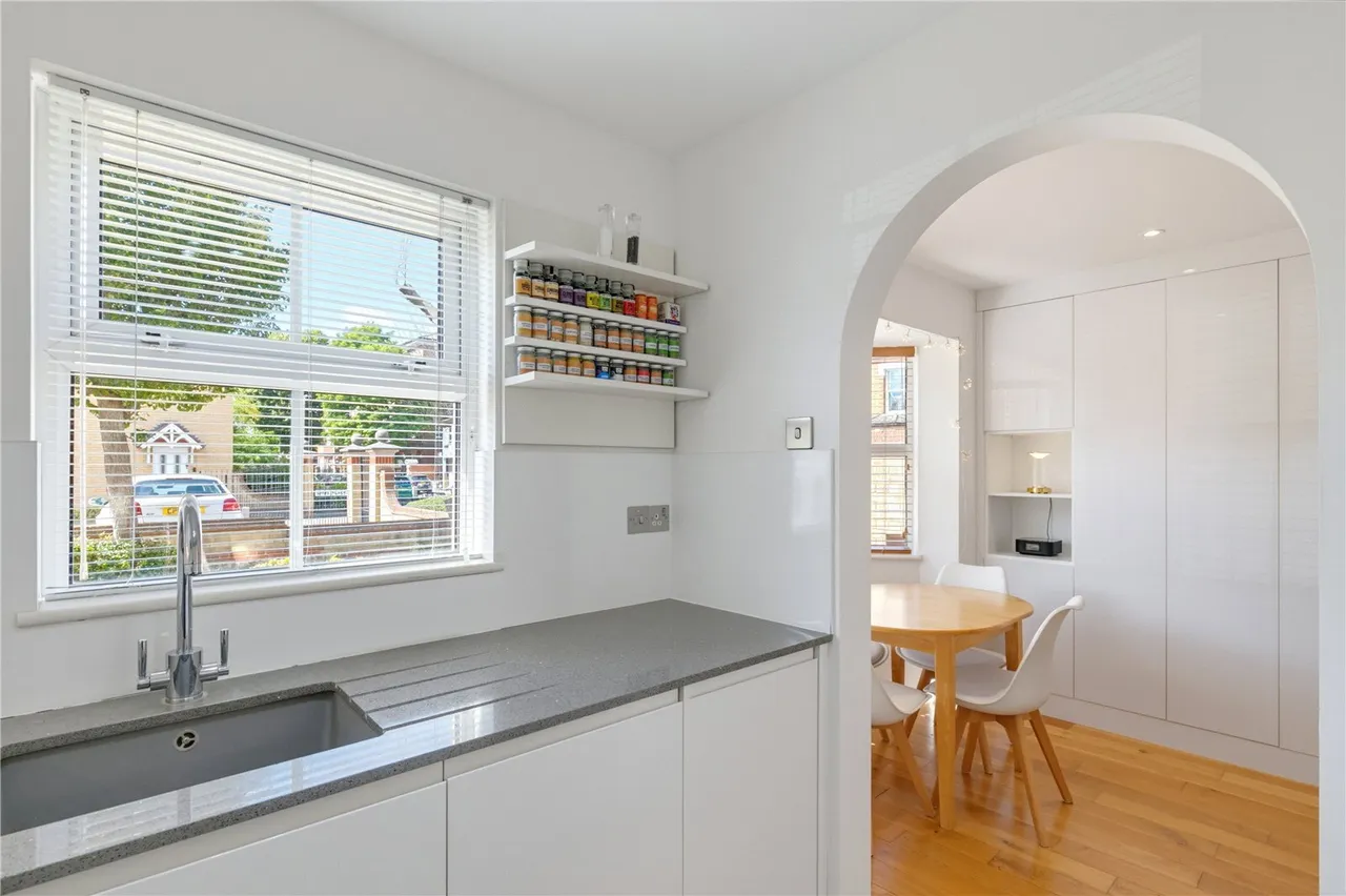 Shire Place, London, SW18, photo 6