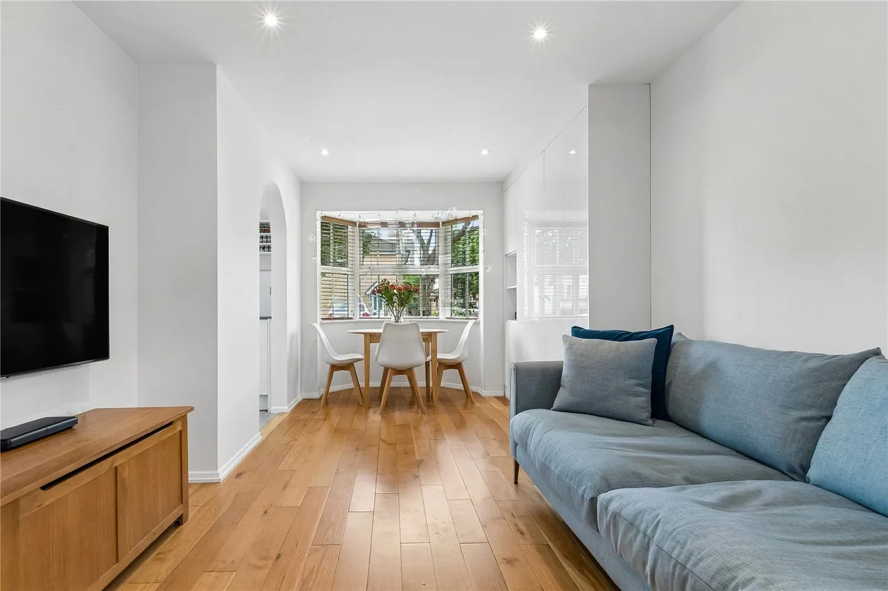 Shire Place, London, SW18, photo 4