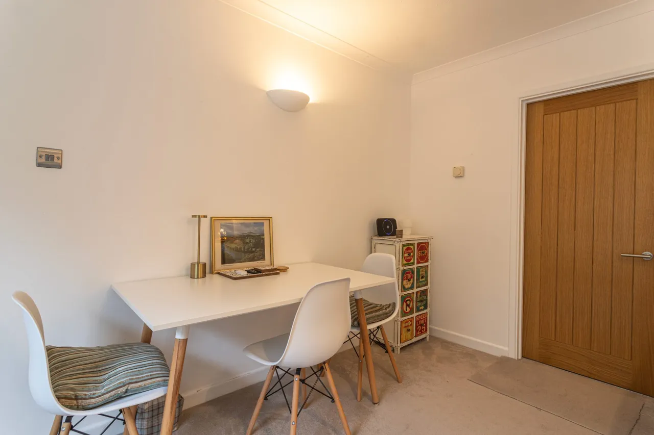 Oaklands, Hartley Wintney, Hook, RG27 8TX, photo 4