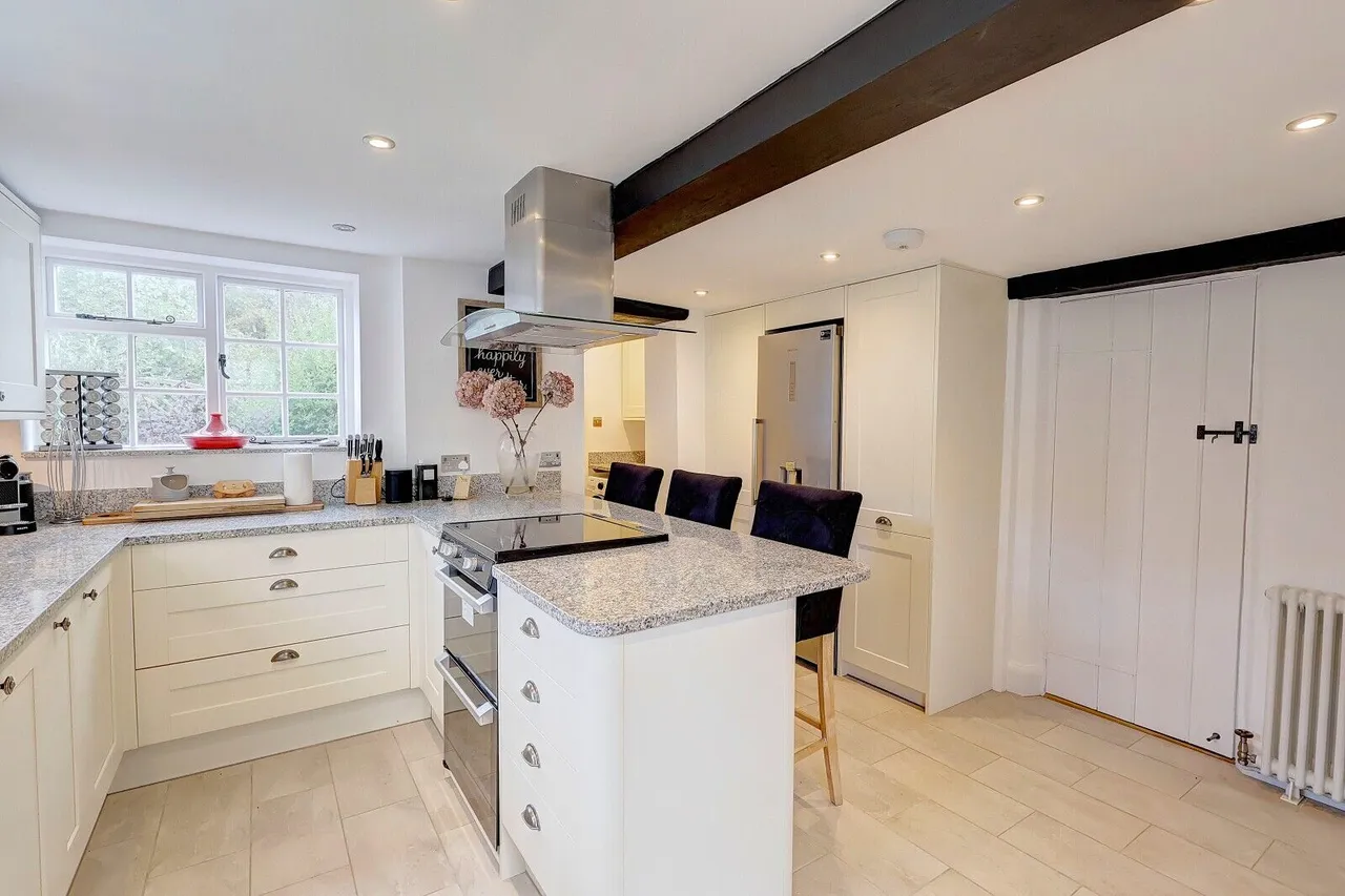 Amersham Road, High Wycombe, HP13, photo 5
