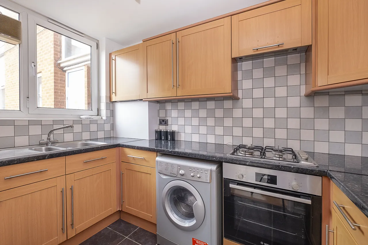 Kingham Close, London, SW18, photo 5