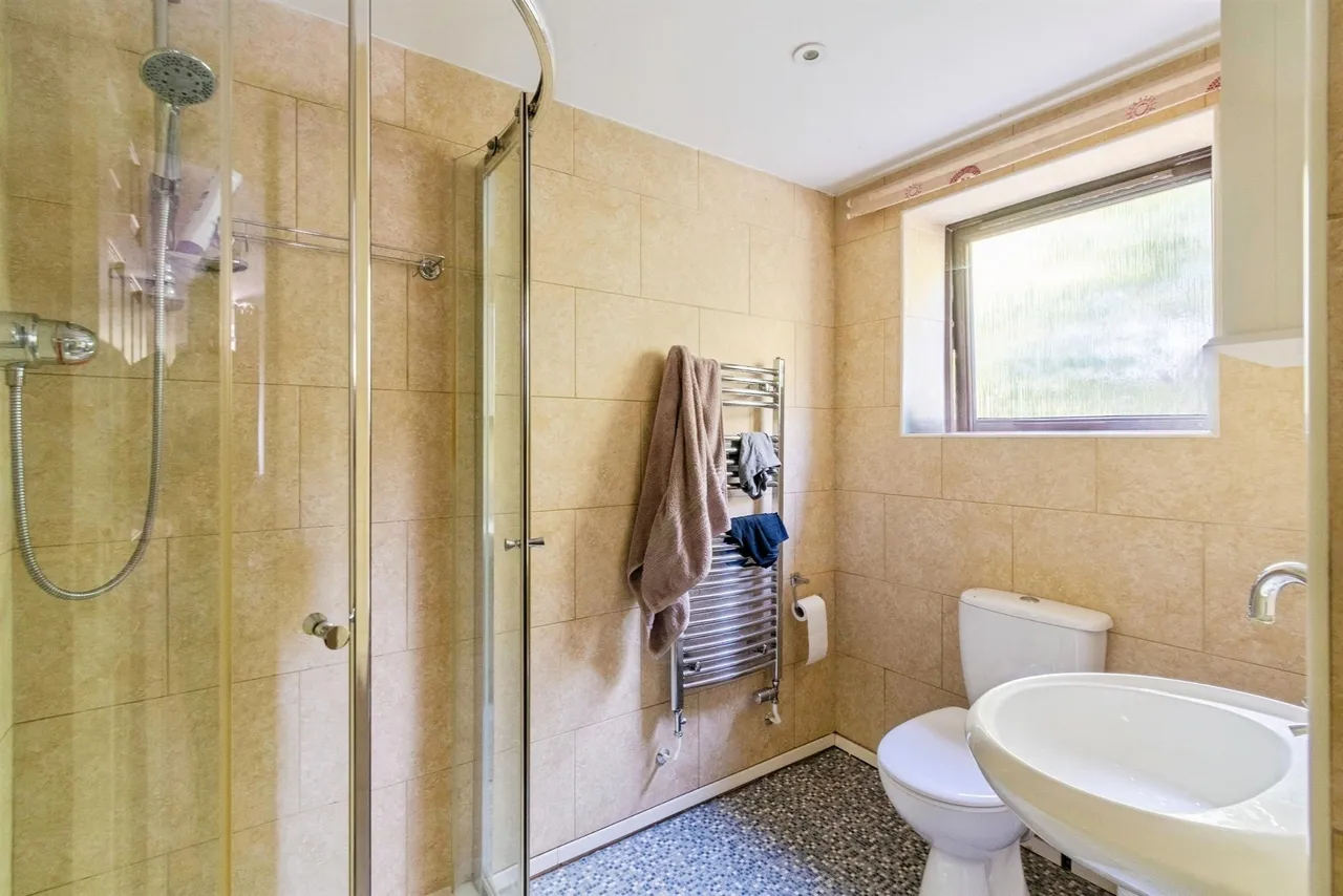 Hollybush Close, Chippenham, SN14, photo 13
