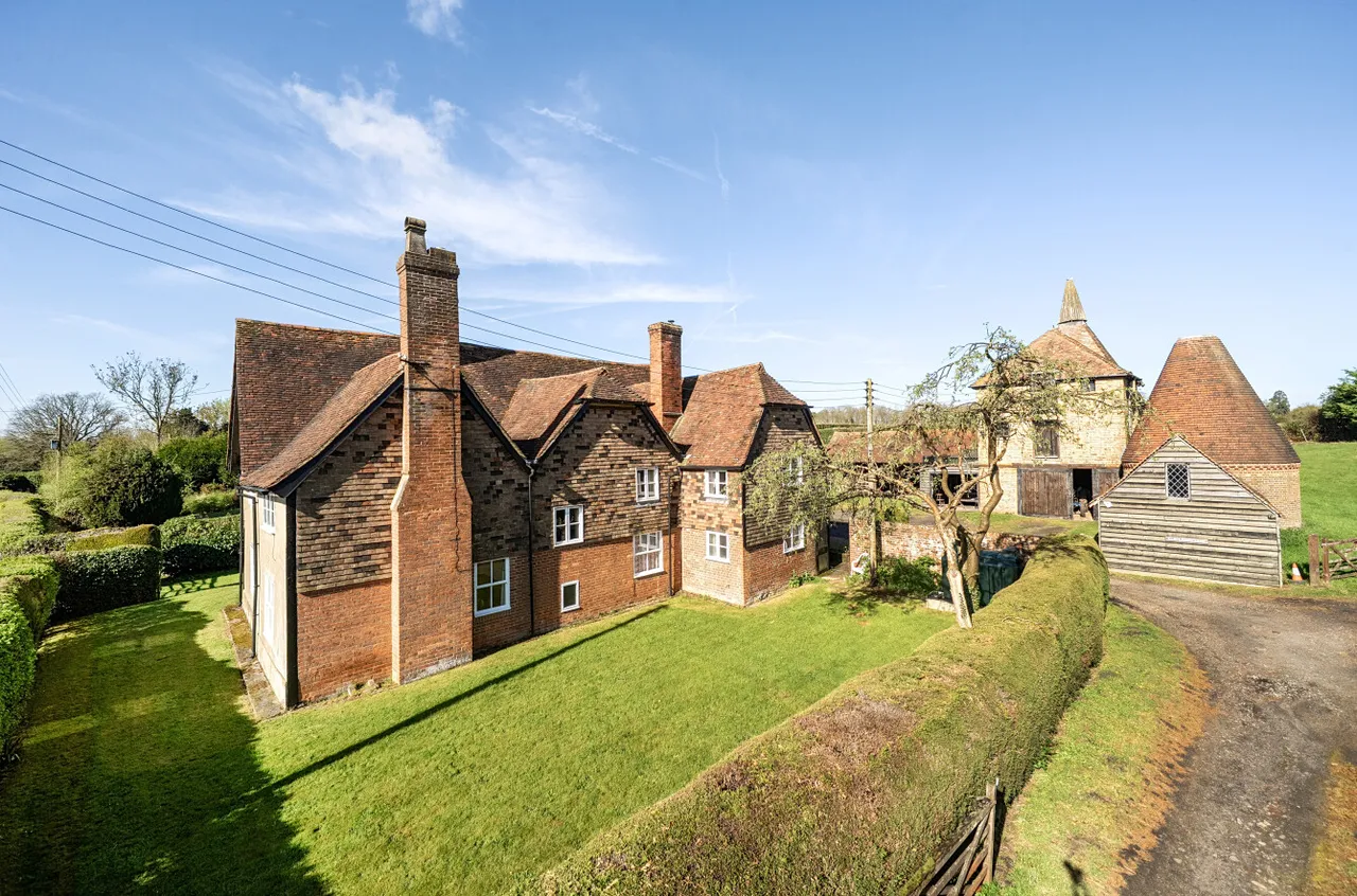 6 bed house for sale, East Street, Hunton, ME15